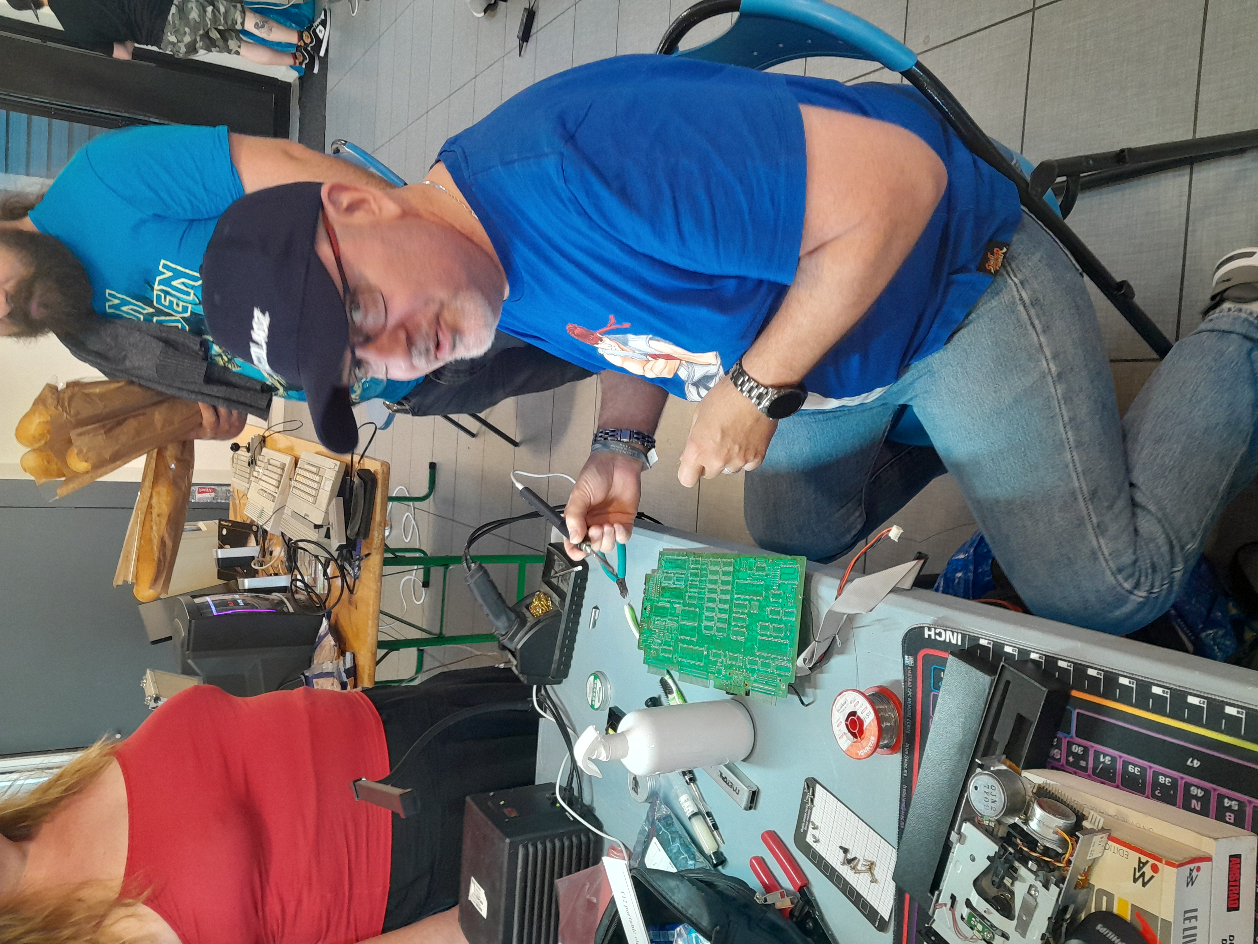 Ricolaoz repairing a CPC.